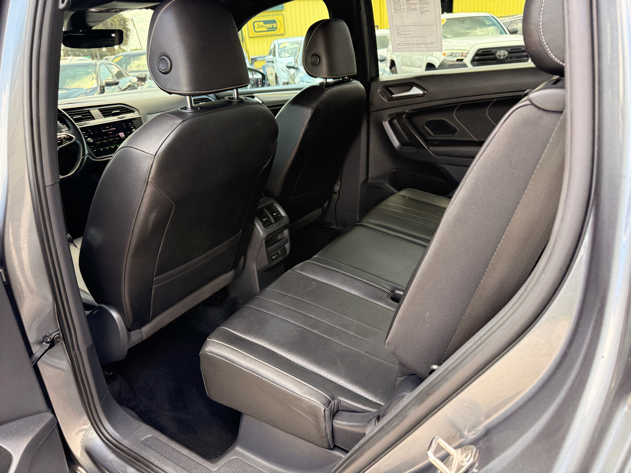 Volkswagen Tiguan 2.0T SE R-Line Black FWD 2022