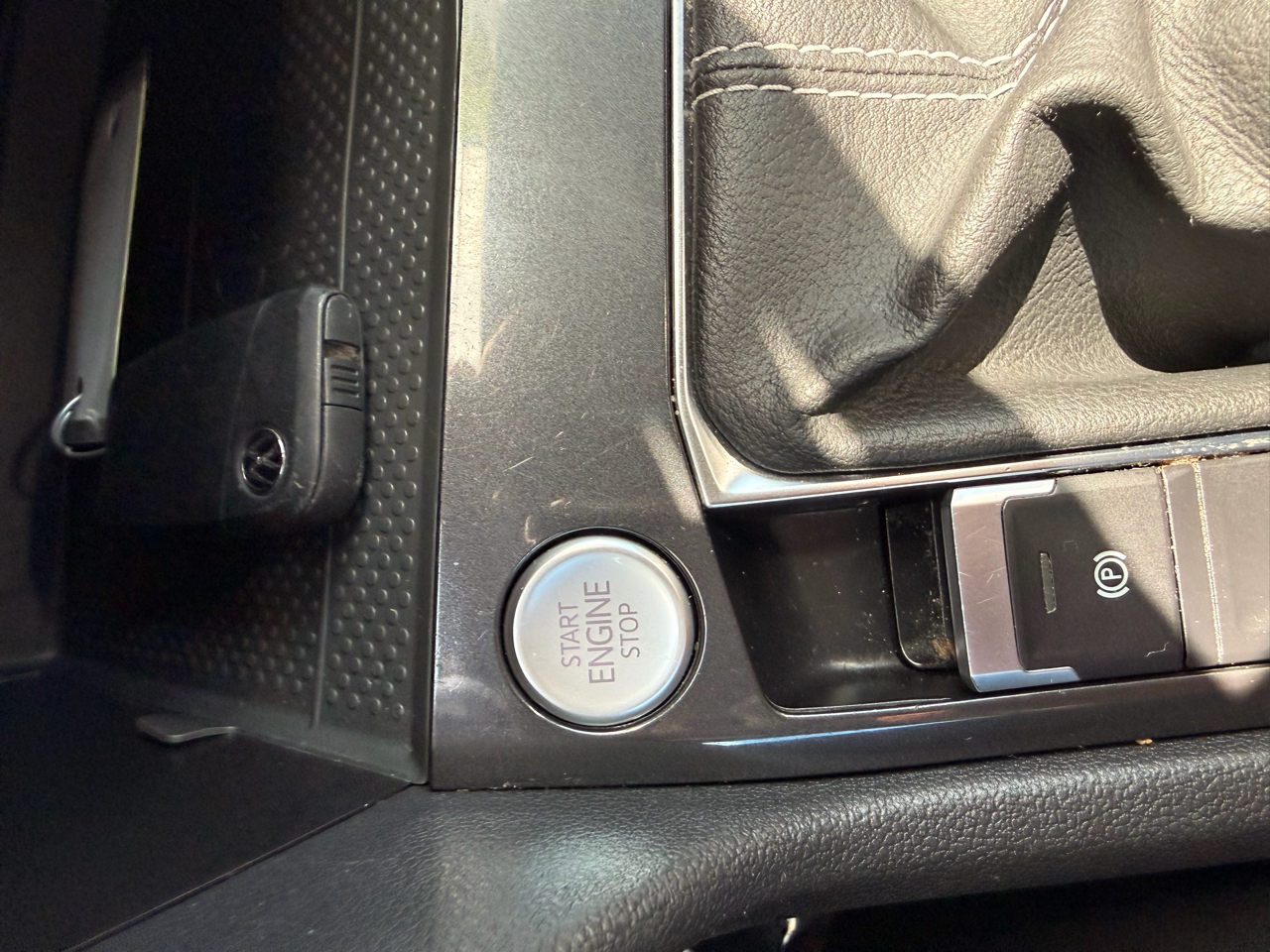 Volkswagen Tiguan 2.0T SE R-Line Black FWD 2022
