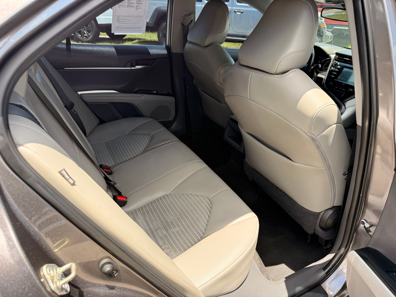 Toyota Camry SE Auto (Natl) 2020