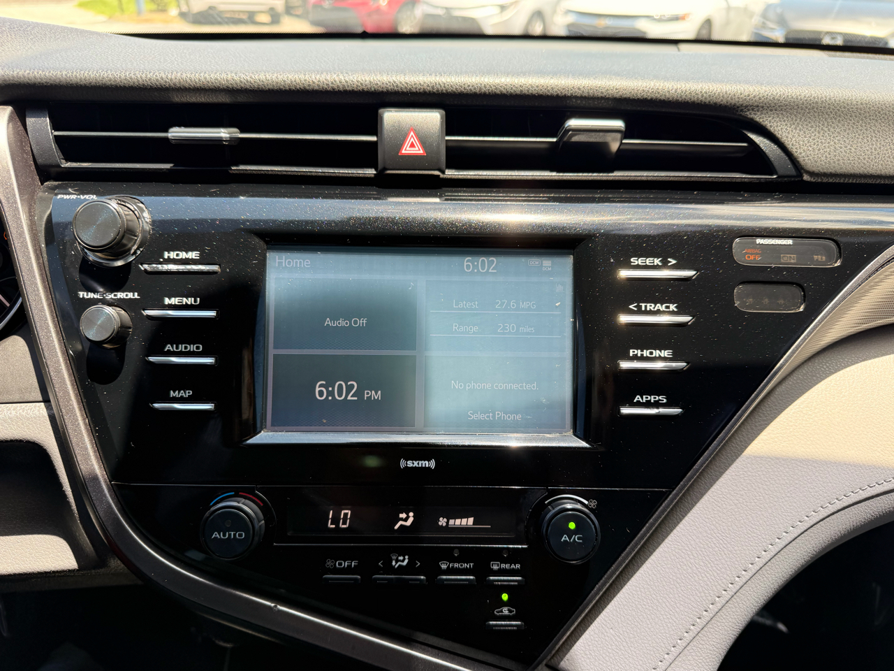 Toyota Camry SE Auto (Natl) 2020