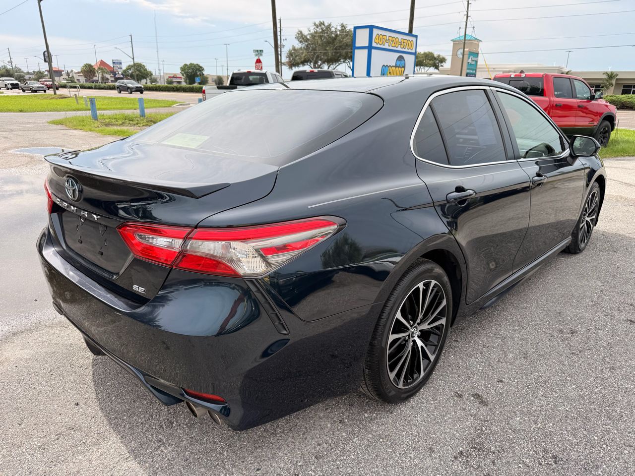 Toyota Camry SE Auto (Natl) 2018