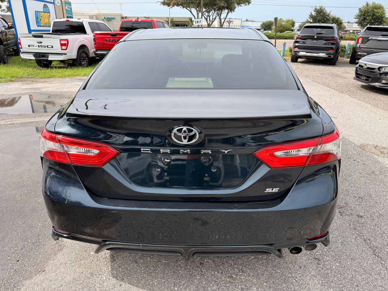 Toyota Camry SE Auto (Natl) 2018