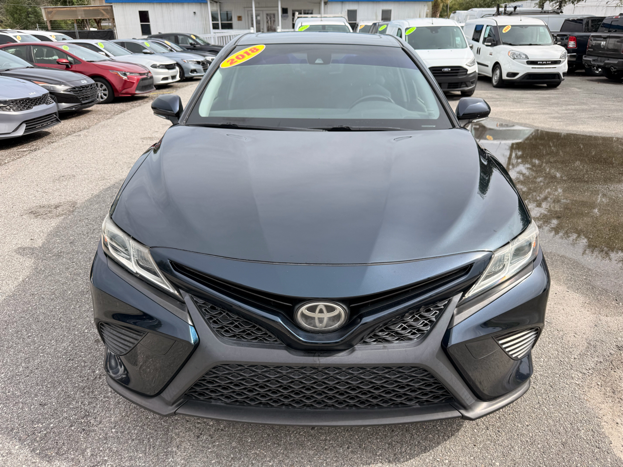 Toyota Camry SE Auto (Natl) 2018