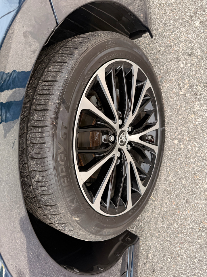 Toyota Camry SE Auto (Natl) 2018