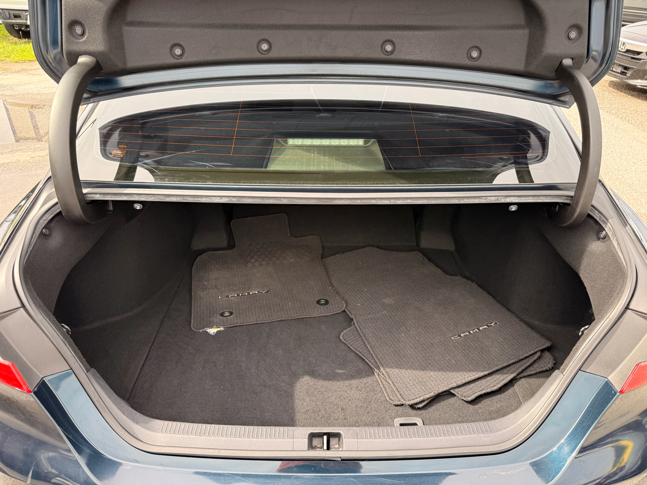 Toyota Camry SE Auto (Natl) 2018