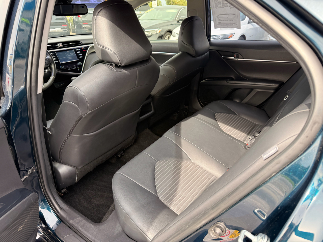 Toyota Camry SE Auto (Natl) 2018