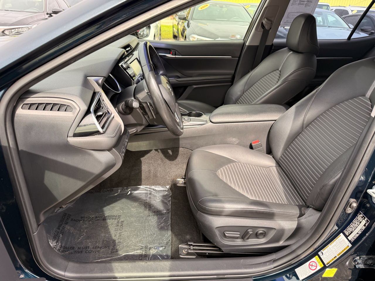 Toyota Camry SE Auto (Natl) 2018