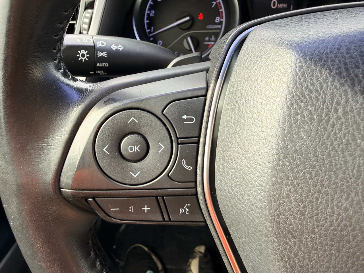 Toyota Camry SE Auto (Natl) 2018