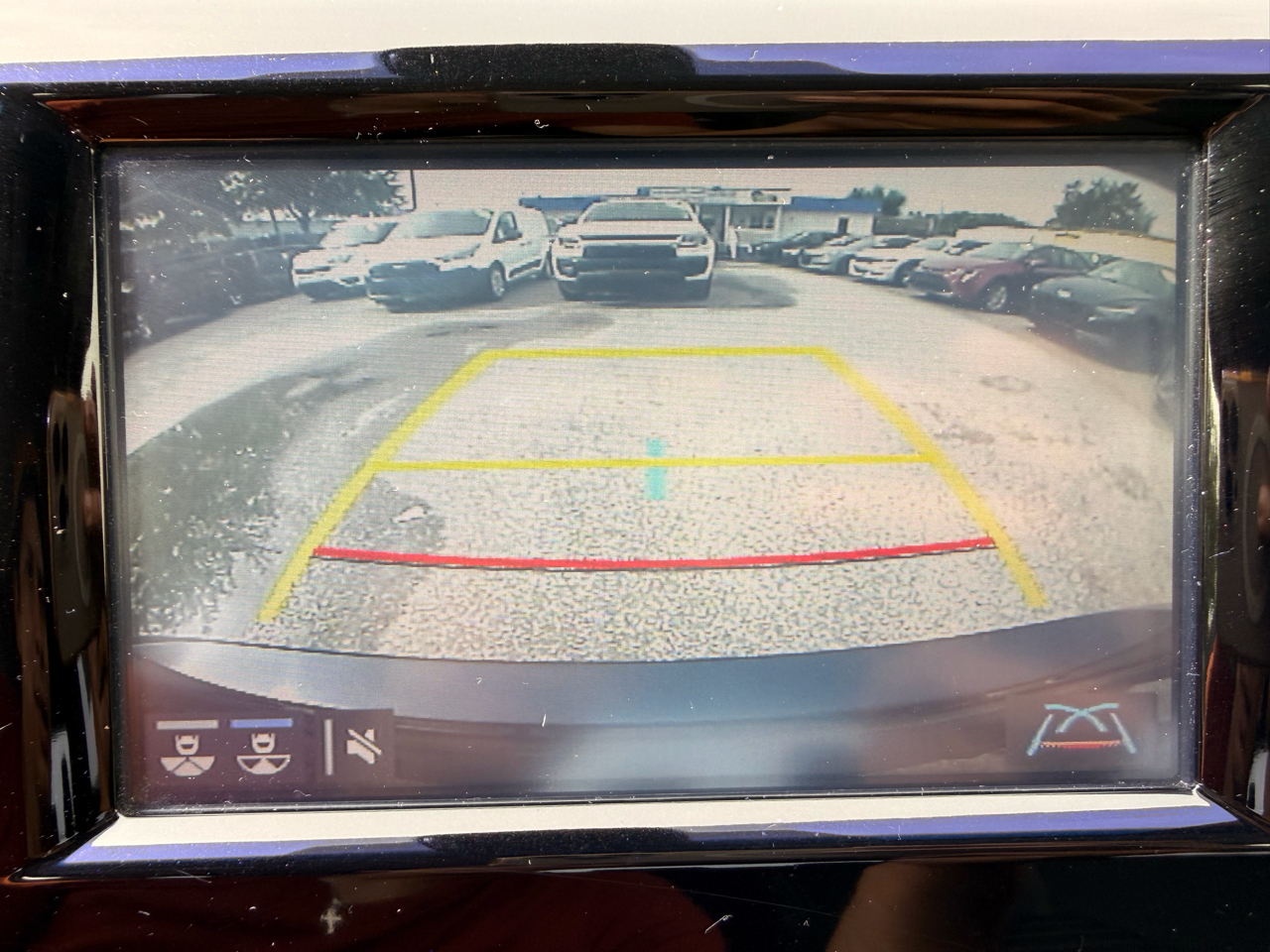 Toyota Camry SE Auto (Natl) 2018