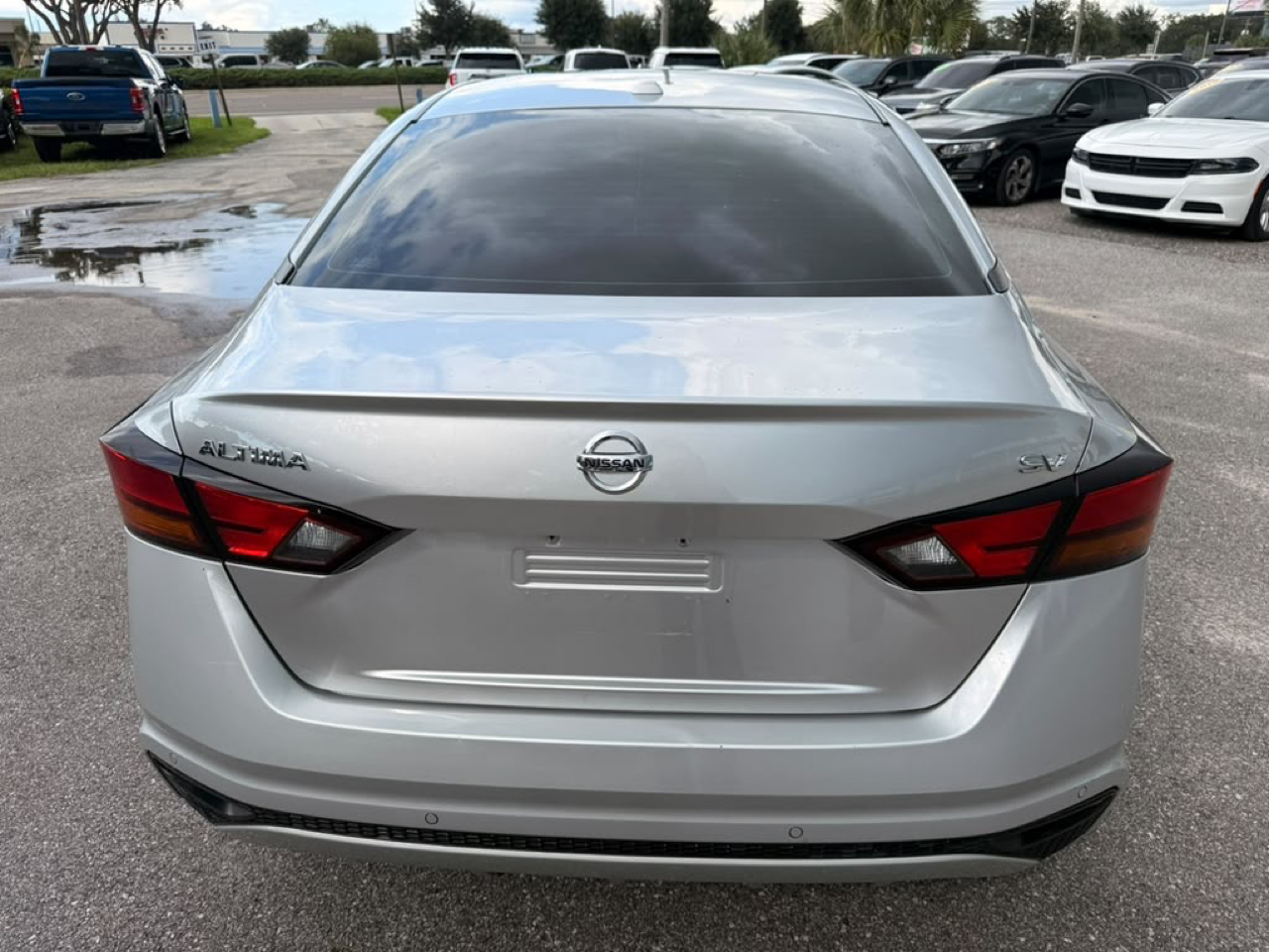 Nissan Altima 2.5 SV Sedan 2022