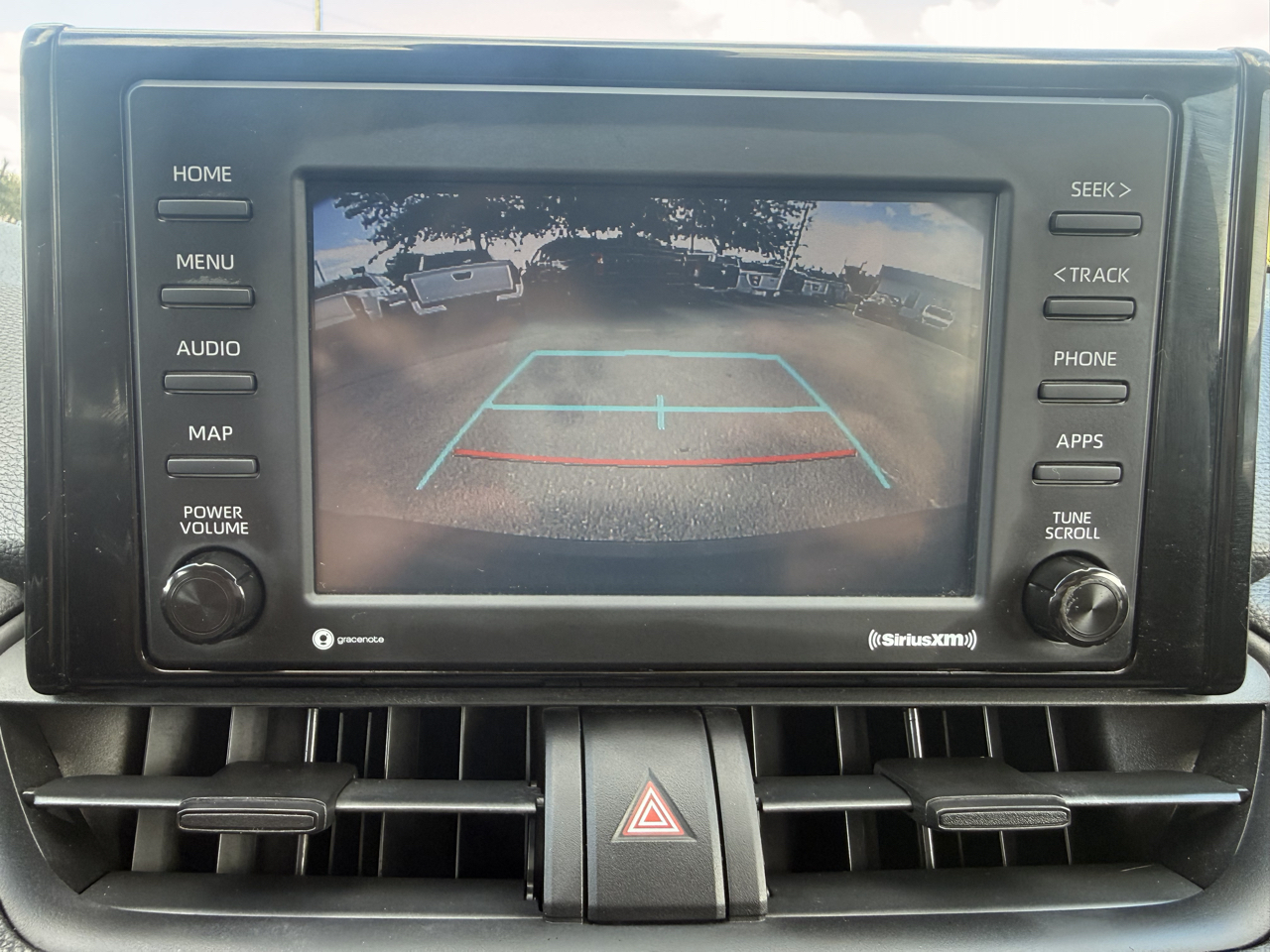 Toyota RAV4 LE FWD (Natl) 2021