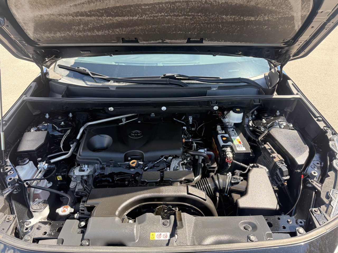 Toyota RAV4 LE FWD (Natl) 2021