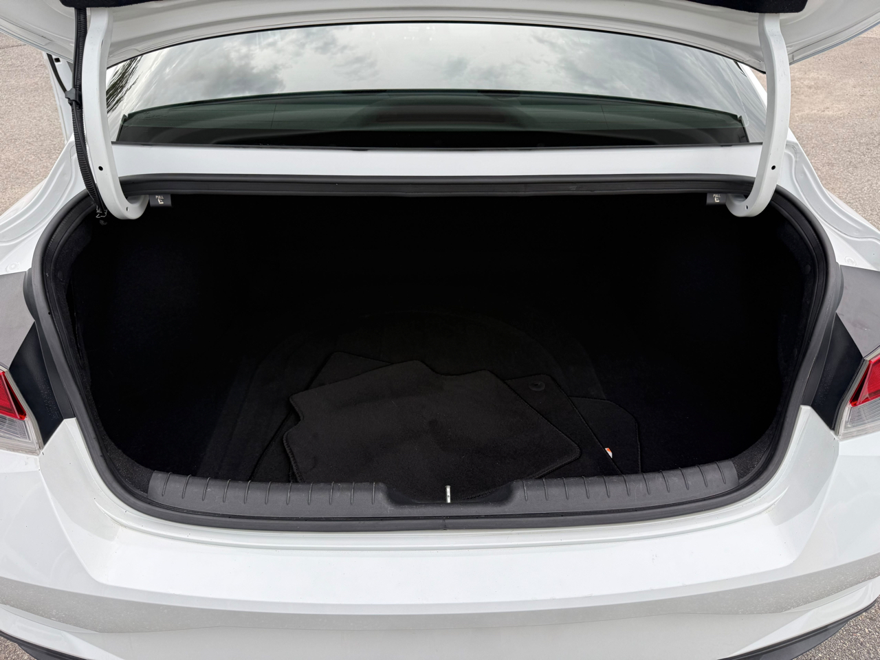 Hyundai Elantra SEL IVT *Ltd Avail* 2021