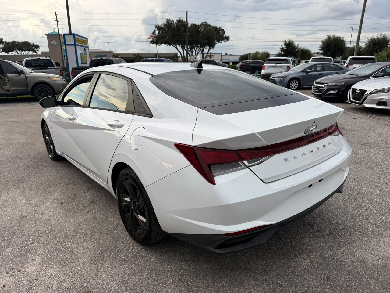 Hyundai Elantra SEL IVT *Ltd Avail* 2021