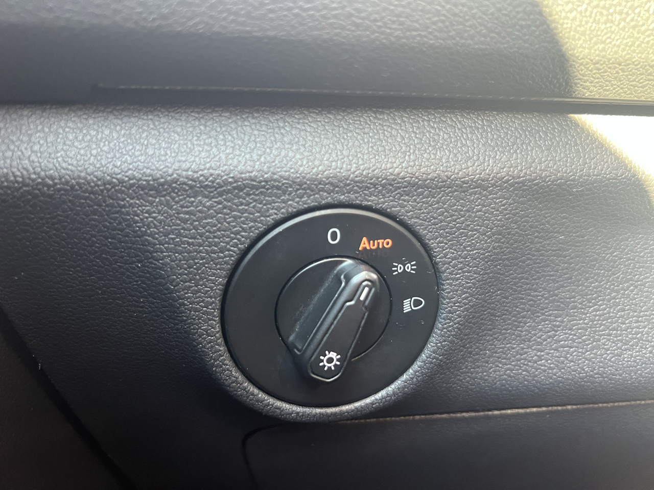 Volkswagen Jetta SEL Auto w/SULEV 2019