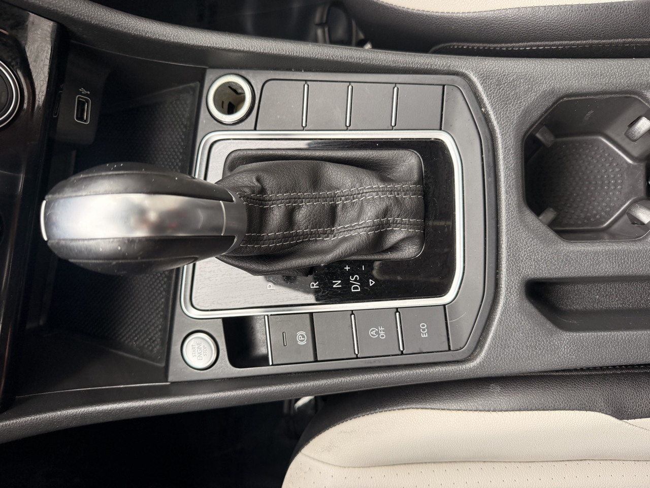 Volkswagen Jetta R-Line Auto w/SULEV 2019