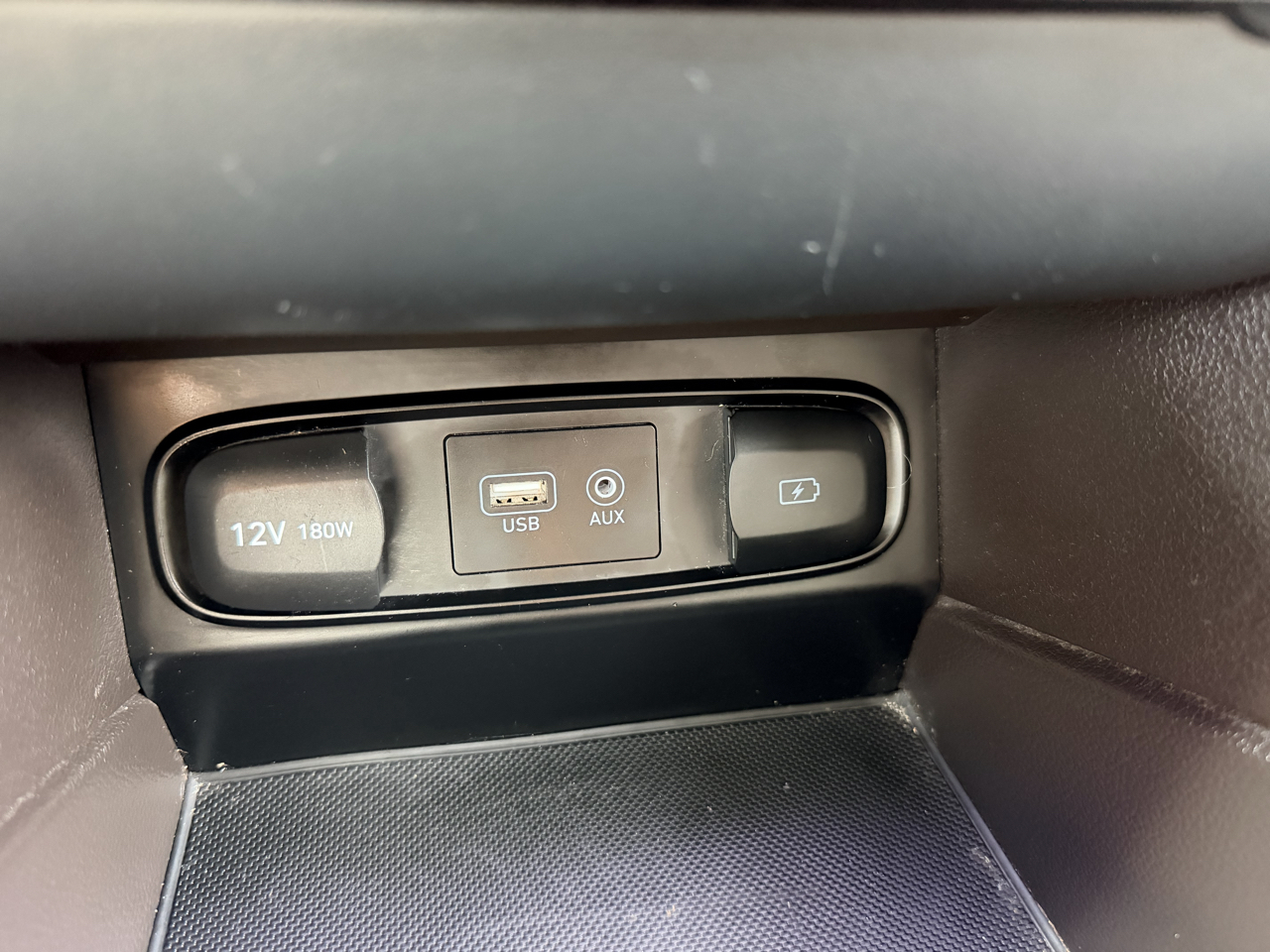 Hyundai Santa Fe SE 2.4L Auto FWD 2020