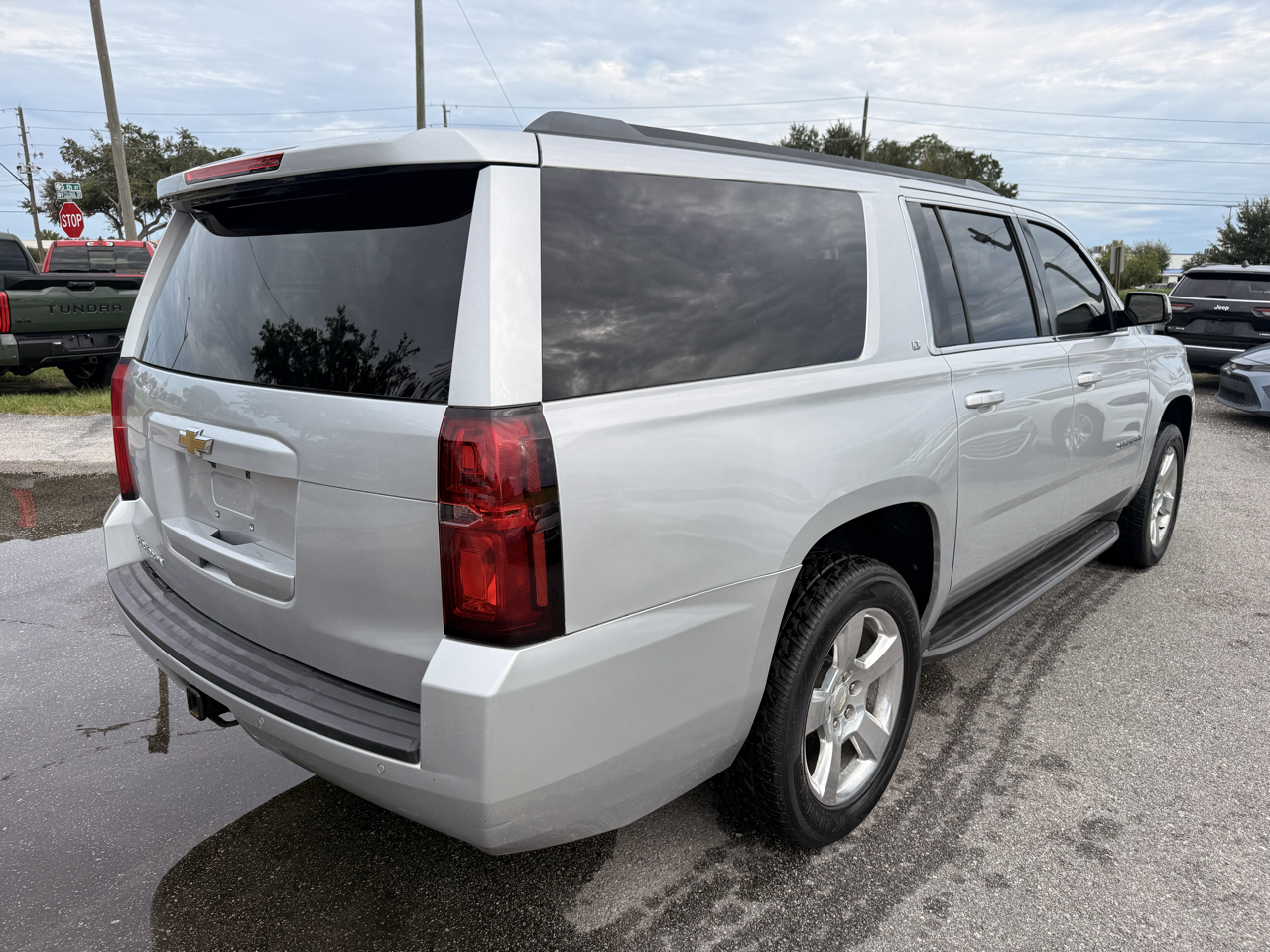 Chevrolet Suburban 4WD 4dr LT 2015