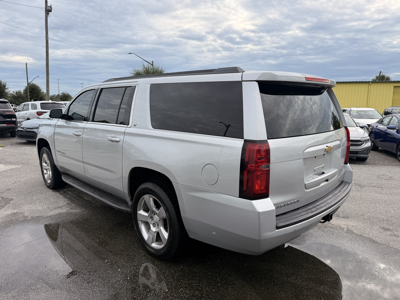 Chevrolet Suburban 4WD 4dr LT 2015
