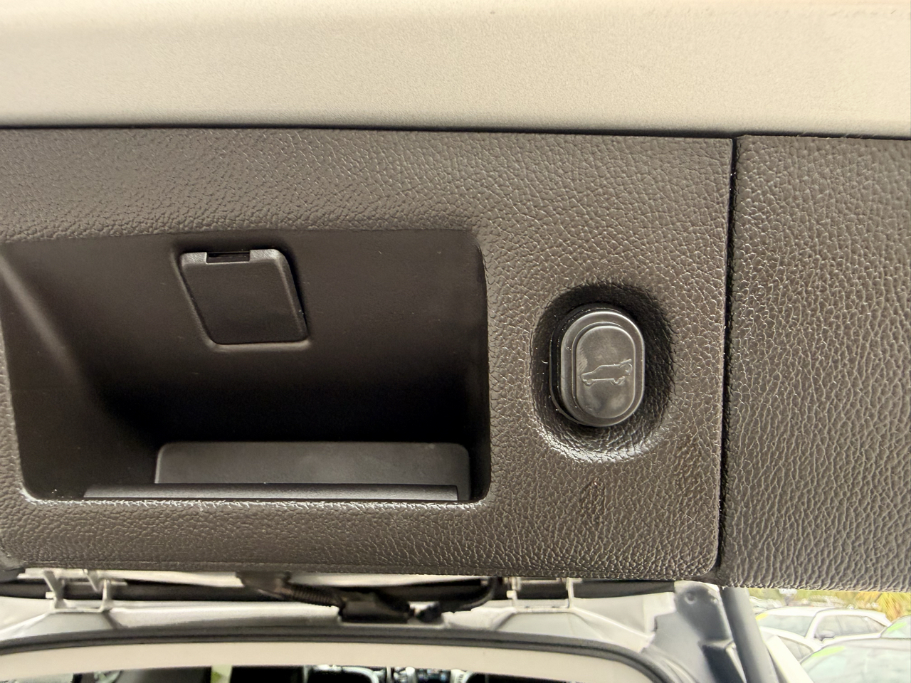 Chevrolet Suburban 4WD 4dr LT 2015