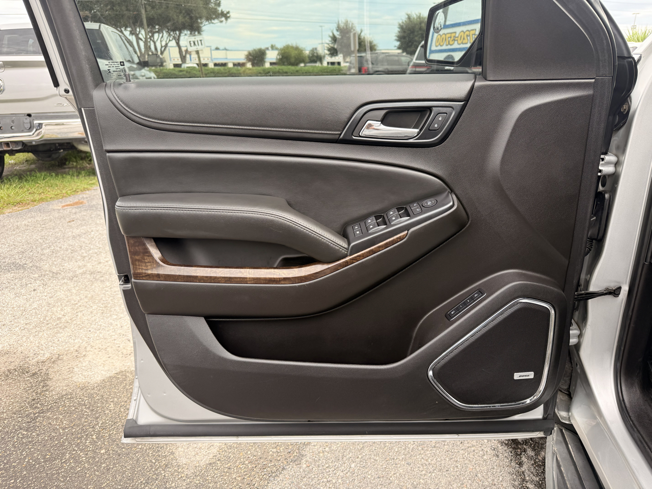 Chevrolet Suburban 4WD 4dr LT 2015