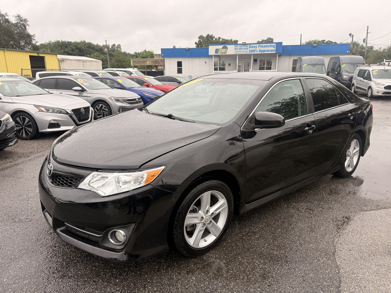 Toyota Camry 4dr Sdn I4 Auto SE w/Special Edition Pkg (Natl) 2013