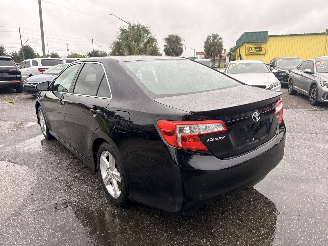 Toyota Camry 4dr Sdn I4 Auto SE w/Special Edition Pkg (Natl) 2013