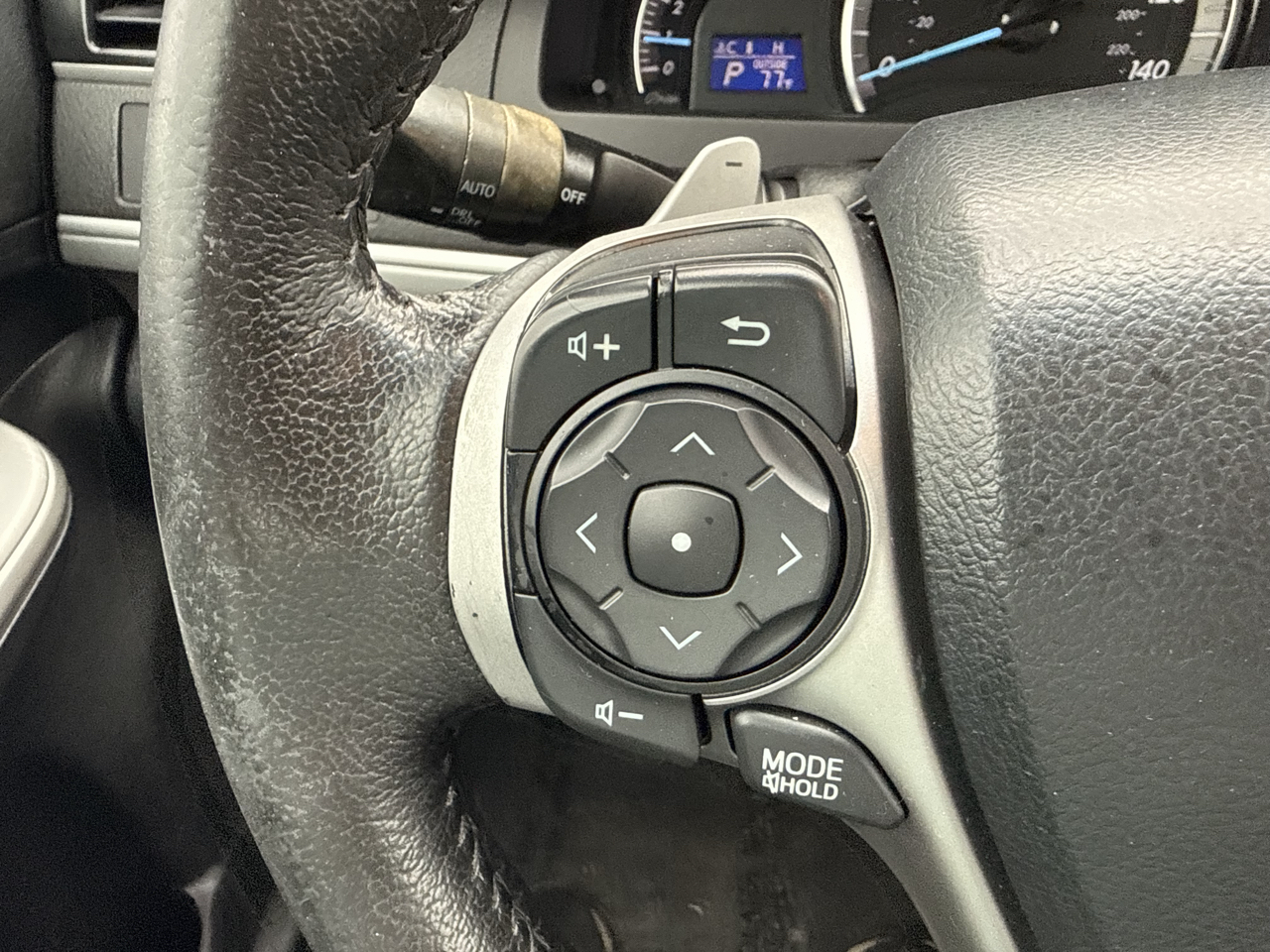 Toyota Camry 4dr Sdn I4 Auto SE w/Special Edition Pkg (Natl) 2013