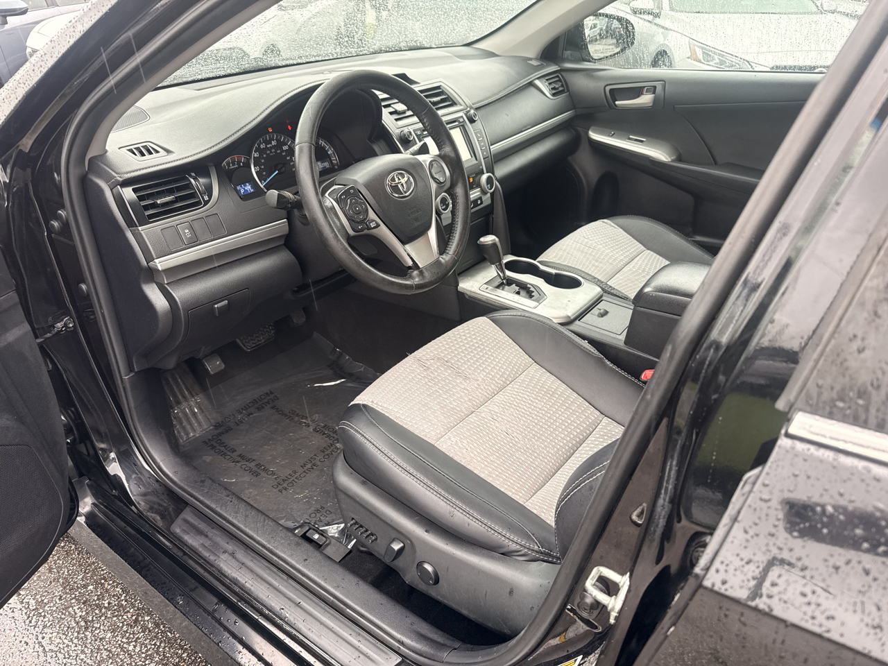 Toyota Camry 4dr Sdn I4 Auto SE w/Special Edition Pkg (Natl) 2013