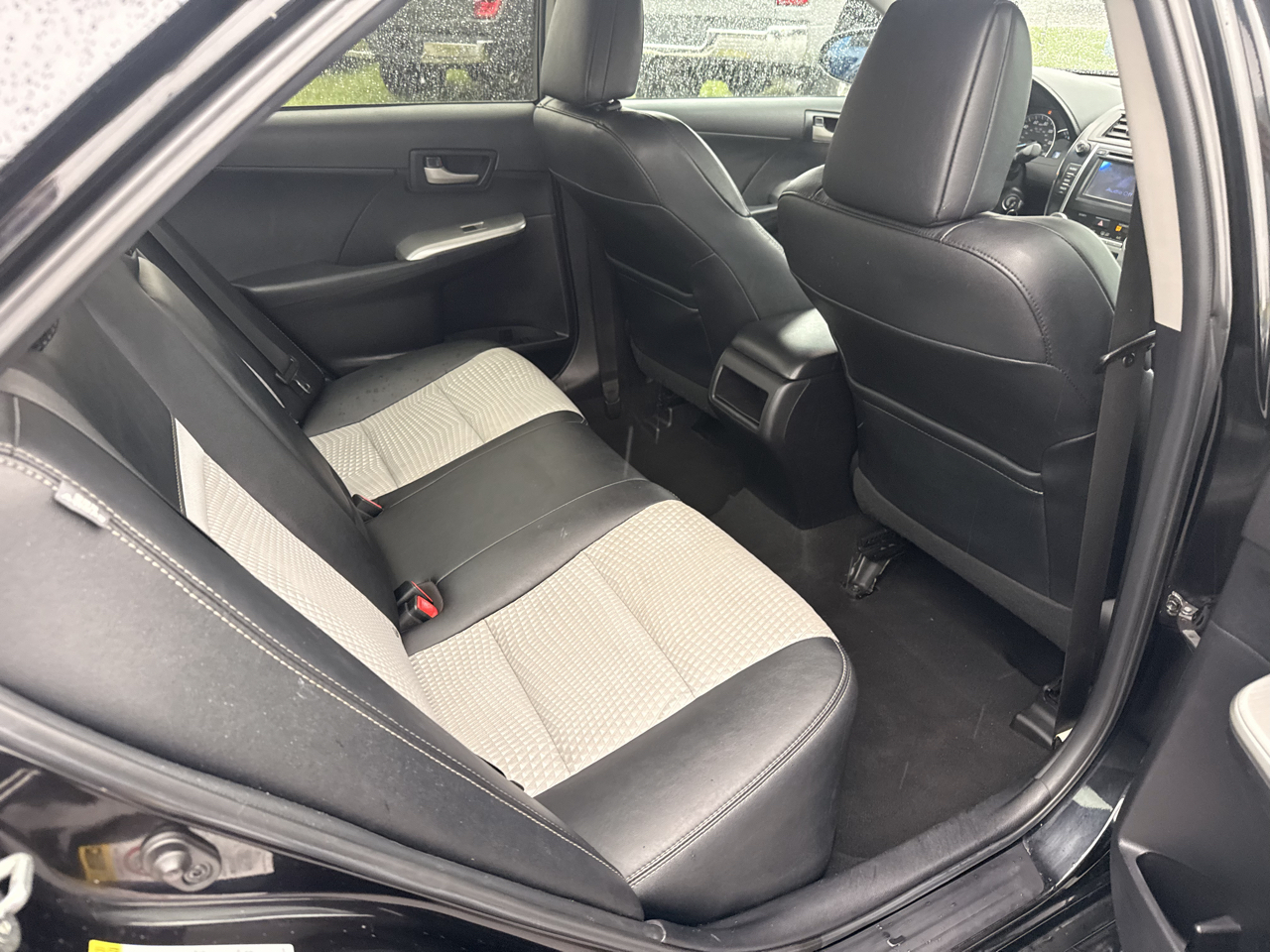 Toyota Camry 4dr Sdn I4 Auto SE w/Special Edition Pkg (Natl) 2013