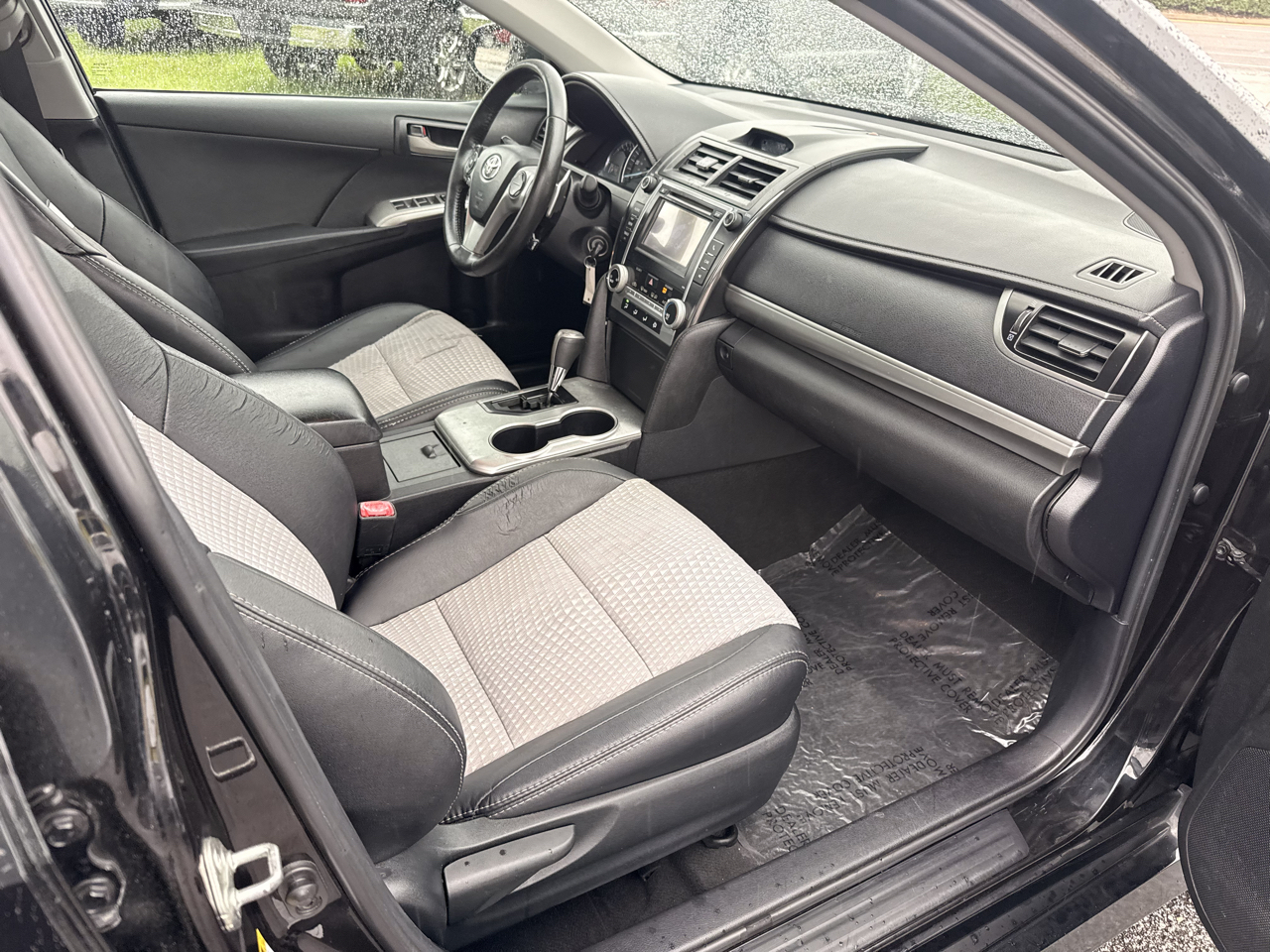 Toyota Camry 4dr Sdn I4 Auto SE w/Special Edition Pkg (Natl) 2013