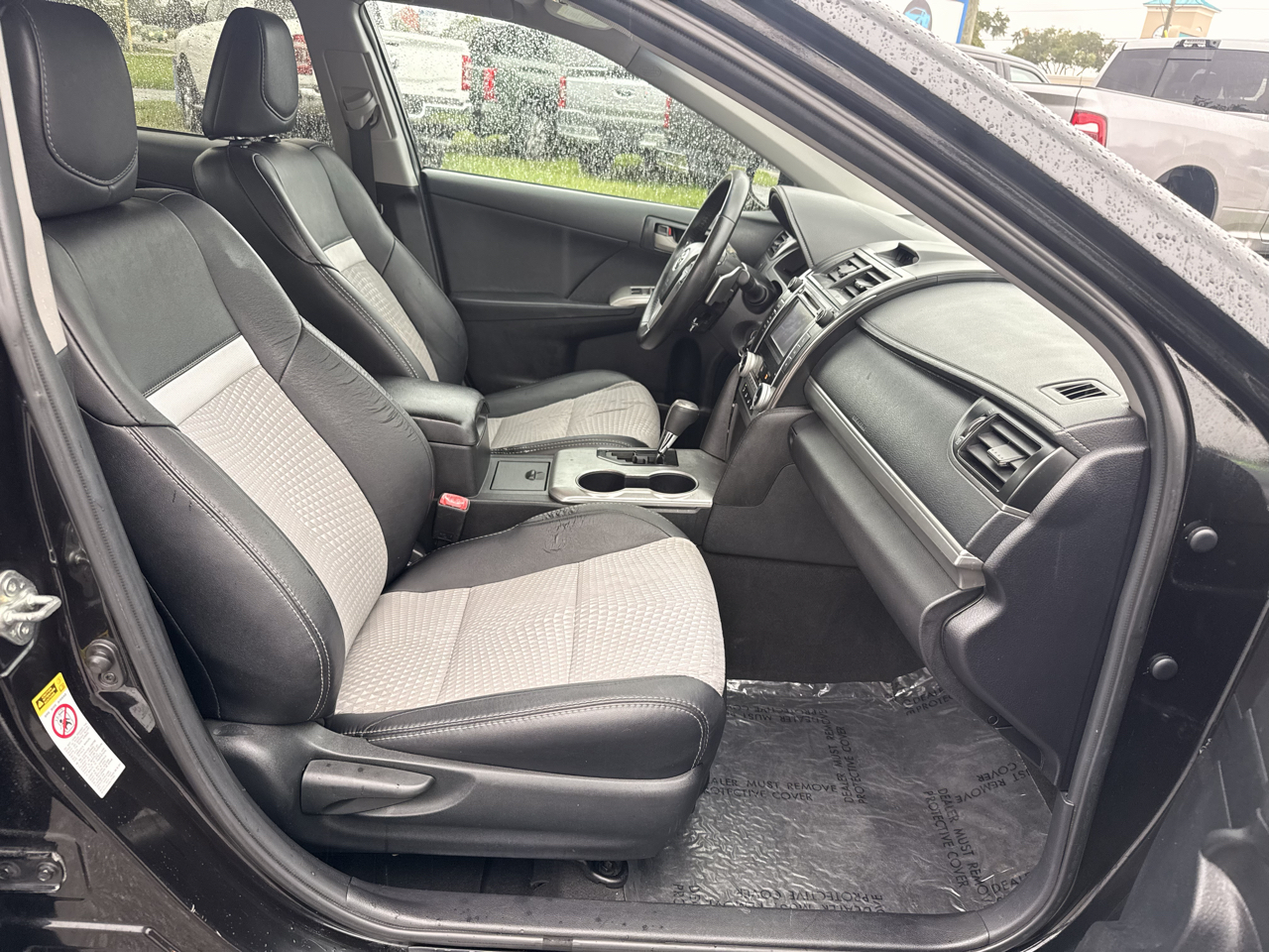 Toyota Camry 4dr Sdn I4 Auto SE w/Special Edition Pkg (Natl) 2013