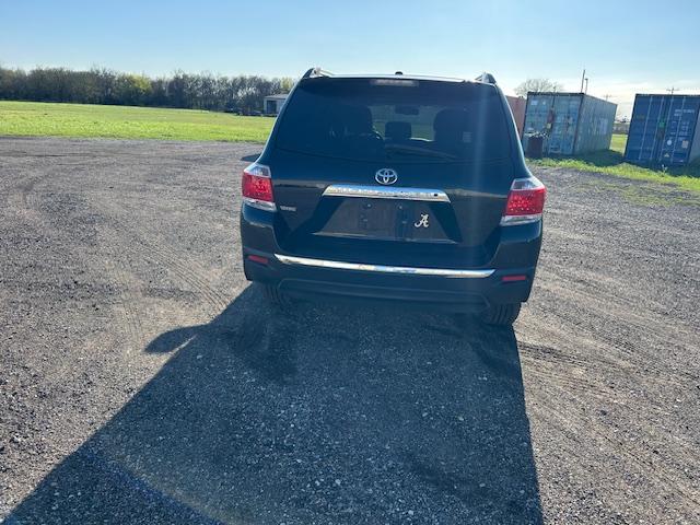 Toyota Highlander Limited 2WD 2013