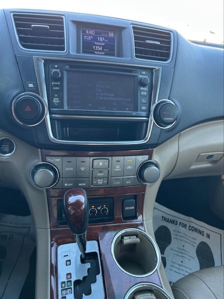 Toyota Highlander Limited 2WD 2013