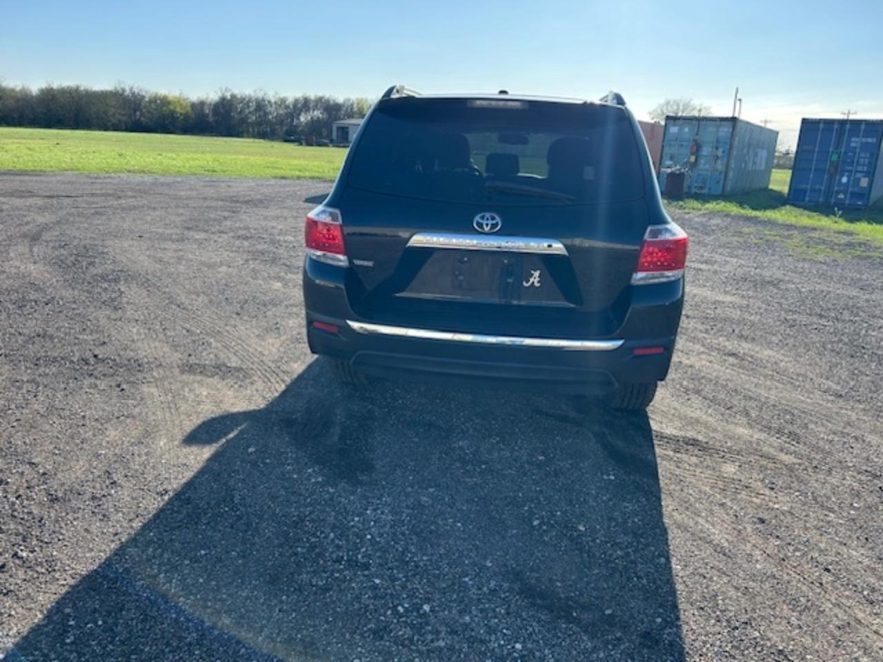 Toyota Highlander Limited 2WD 2013