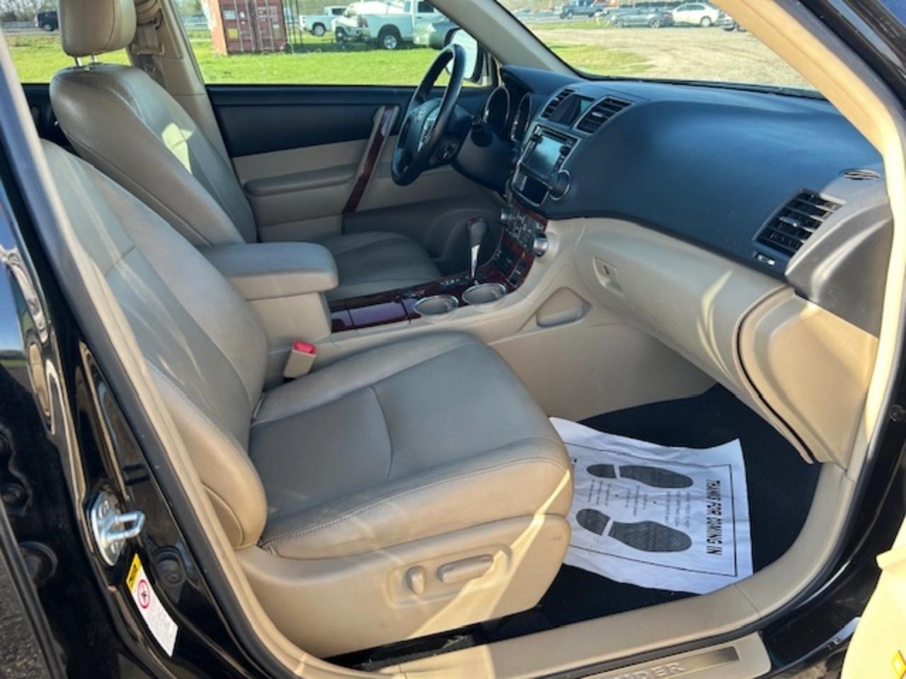 Toyota Highlander Limited 2WD 2013