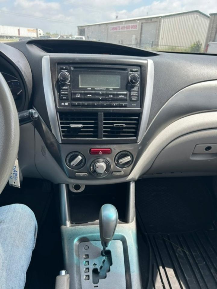 Subaru Forester 2.5X Premium 2011