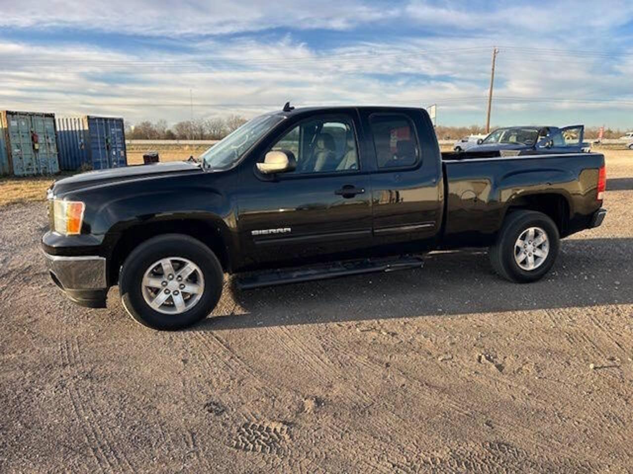 GMC Sierra 1500 SLE Ext. Cab 2WD 2011