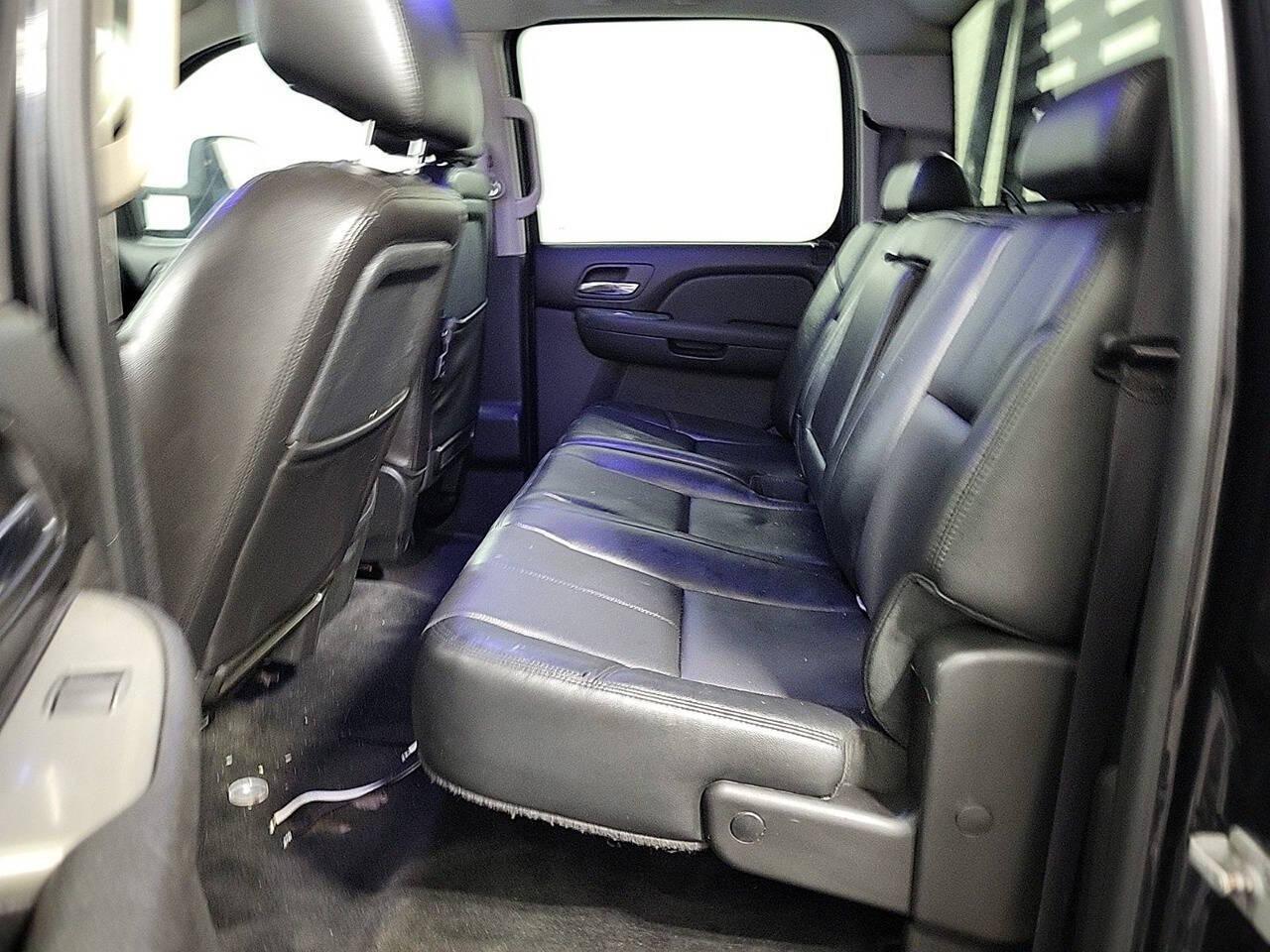Chevrolet Silverado 3500HD LTZ Crew Cab 4WD 2012