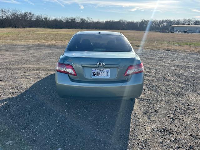 Toyota Camry Base 6-Spd AT 2011