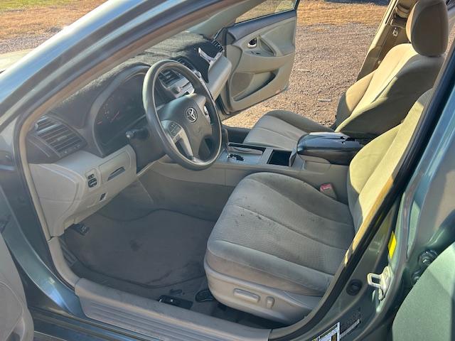 Toyota Camry Base 6-Spd AT 2011