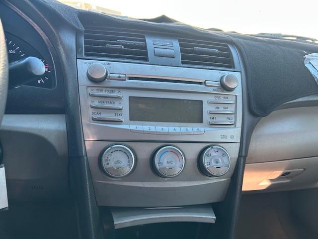 Toyota Camry Base 6-Spd AT 2011