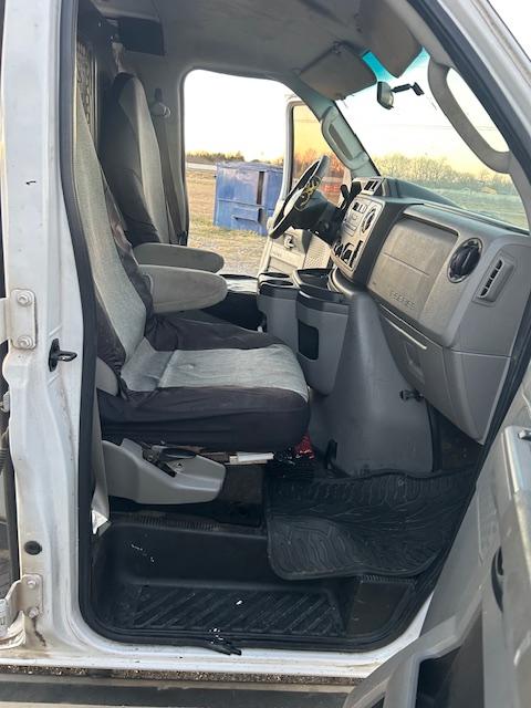 Ford Econoline E-250 2014
