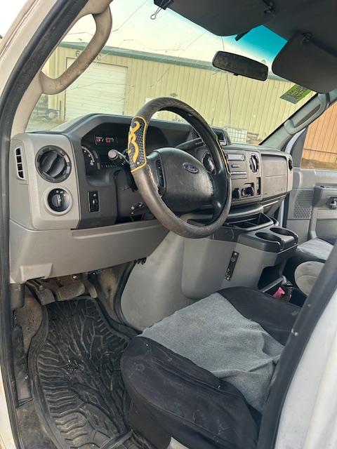Ford Econoline E-250 2014