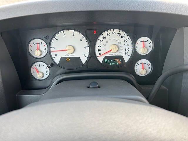 Dodge Ram 1500 SXT Quad Cab Long Bed 2WD 2008