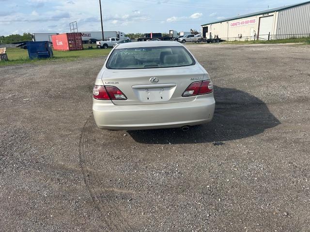 Lexus ES 300 Sedan 2002