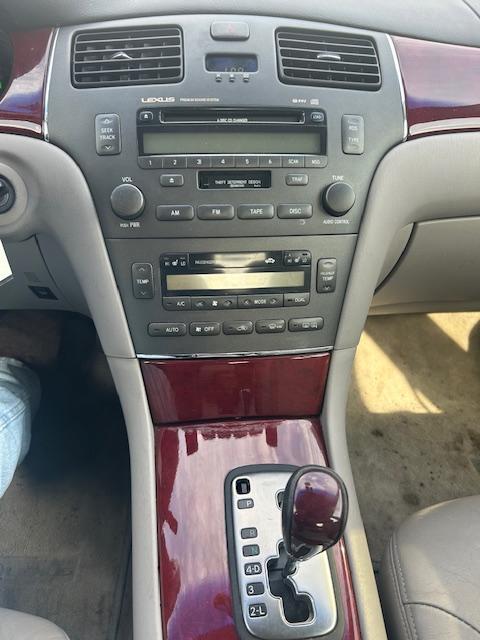 Lexus ES 300 Sedan 2002