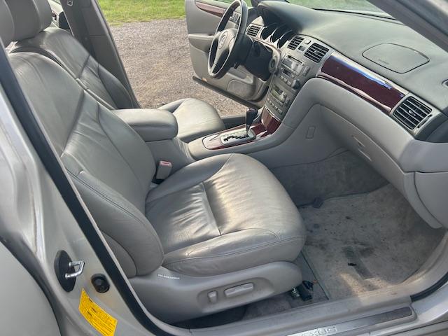 Lexus ES 300 Sedan 2002