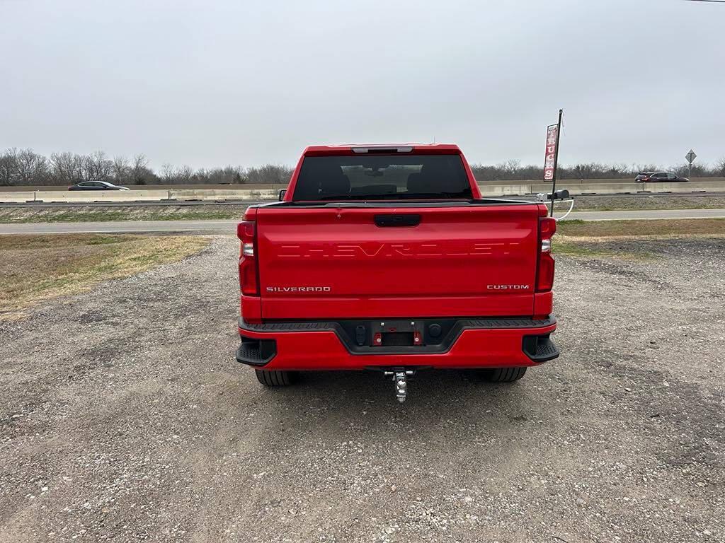 Chevrolet Silverado 1500 Custom Crew Cab Short Box 4WD 2021