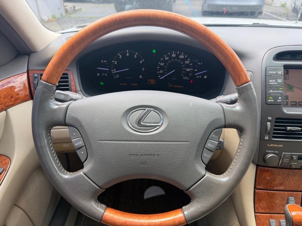 Lexus LS 430 Sedan 2004